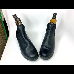 Blundstone black leather heeled boot style #1671